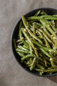 שעועית ירוקה (עם שום ושומשום)